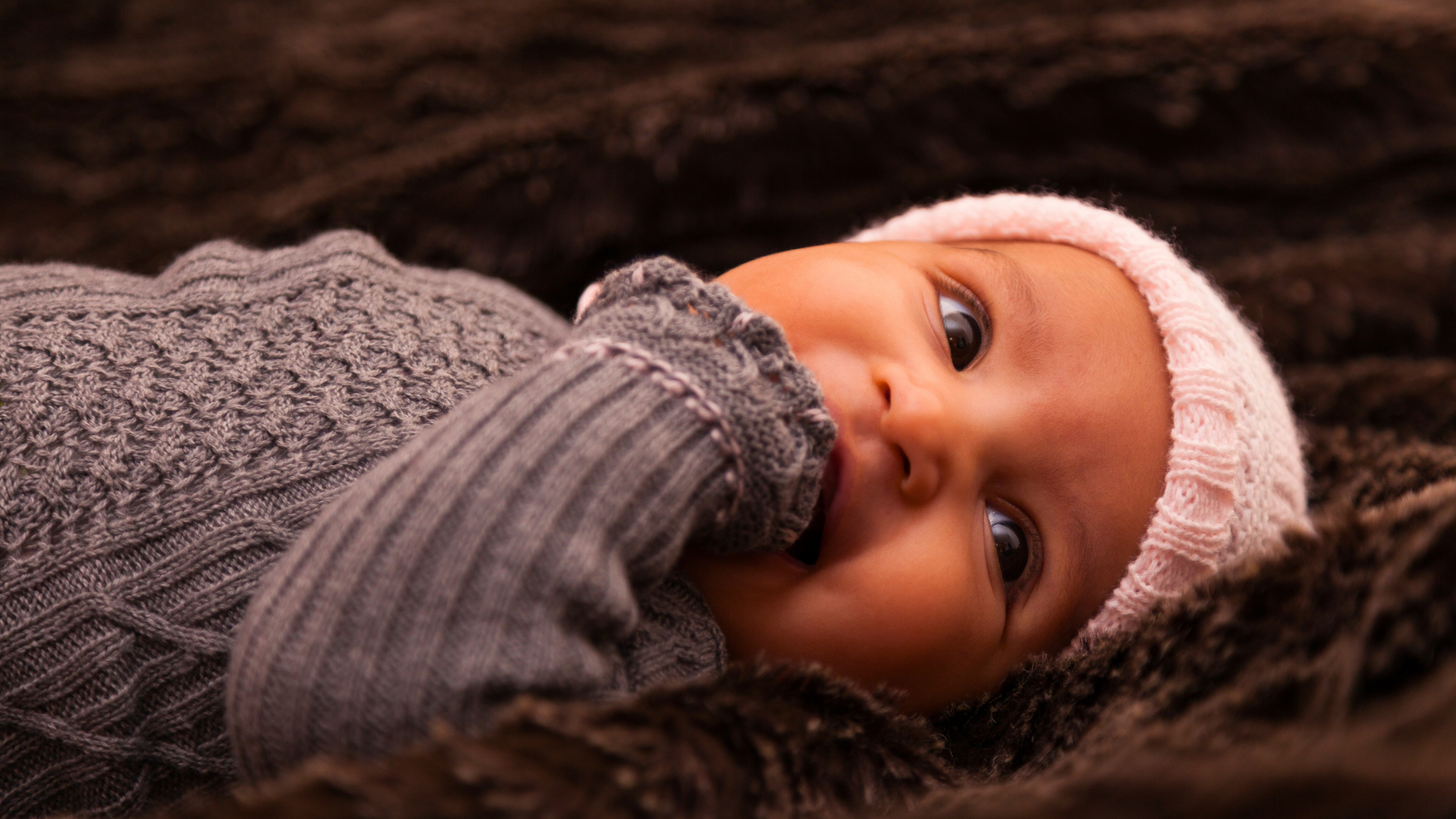 Bebeğin Dikkati Dağılıyor mu? 2-3. Ayda Memede Huzursuzlanmanın Sebebi Ne?