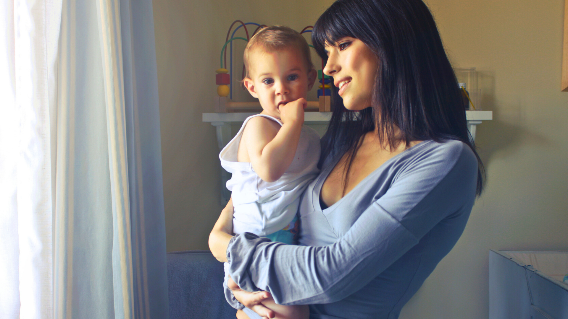 Yenidoğan Döneminde Bebeğin “Cluster Feeding” (Kümelenmiş Emme) Dönemleri: Neden Saatlerce Memede Kalıyor?