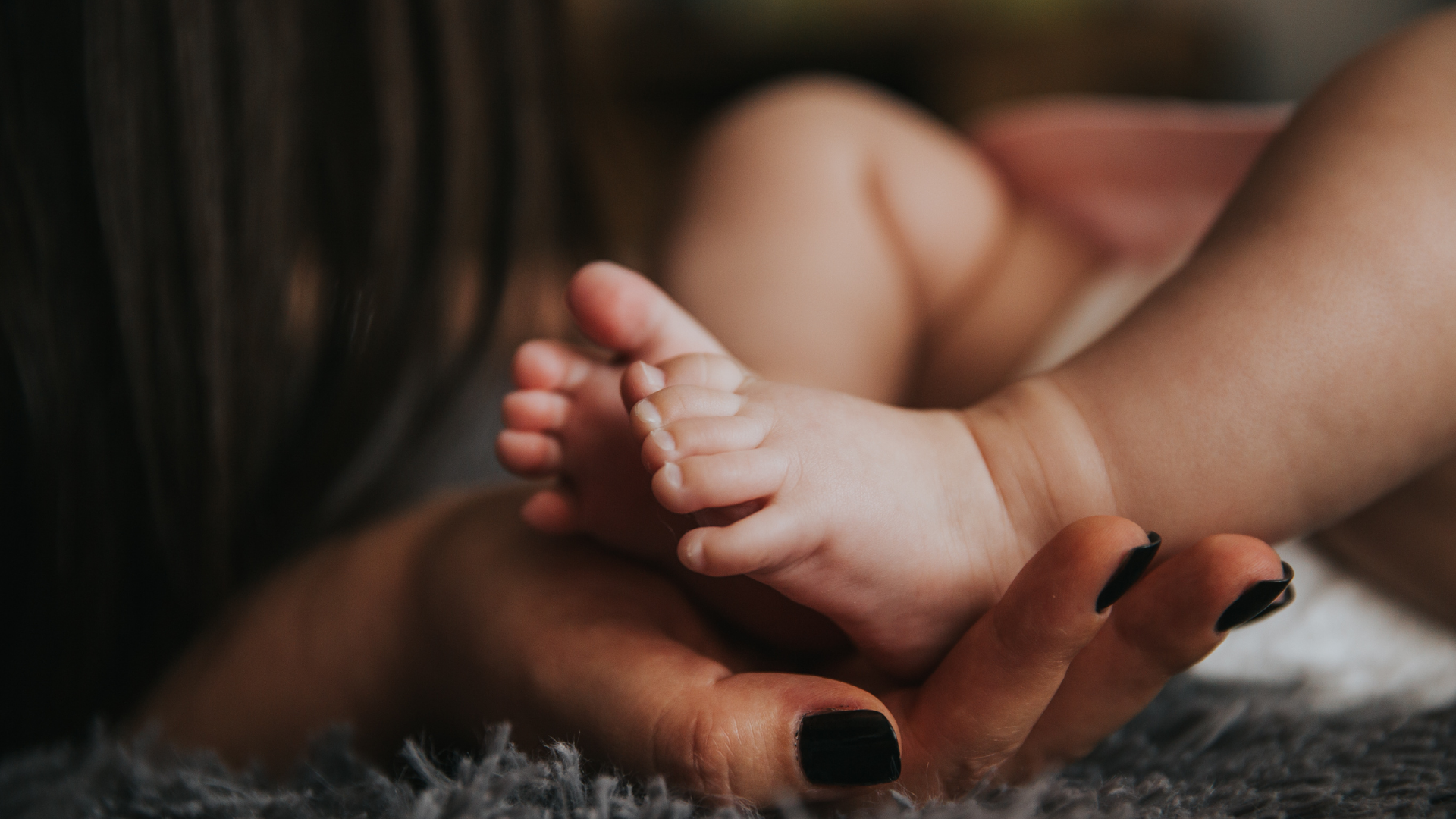 Bebeğin İlk Haftalarda Kilo Alımı ve Tartı Takıntısı: Ne Zaman Endişelenmeli?